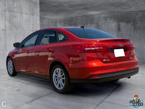 Hot Pepper Red Metallic Tinted Clearcoat 2018 Ford Focus SE