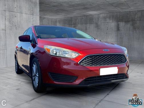 Hot Pepper Red Metallic Tinted Clearcoat 2018 Ford Focus SE