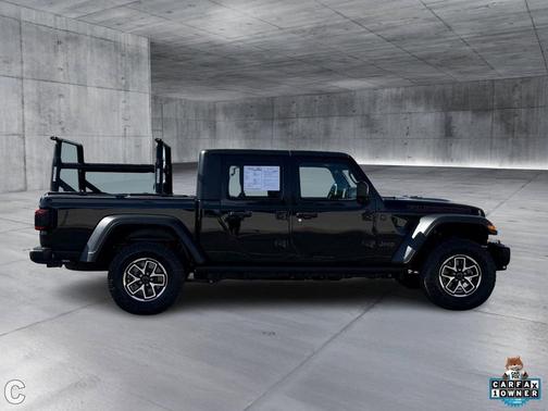 Black Clearcoat 2024 Jeep Gladiator Rubicon