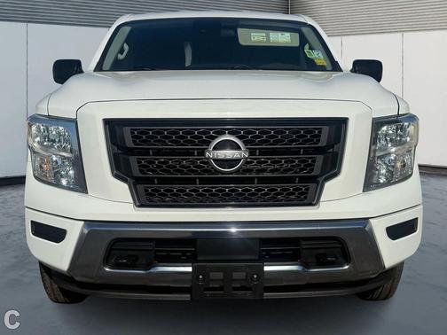 2023 Nissan Titan SV