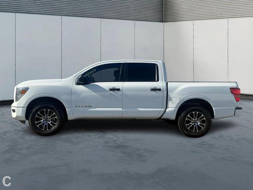 2023 Nissan Titan SV