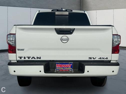 2023 Nissan Titan SV