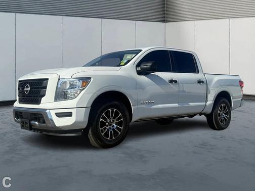 2023 Nissan Titan SV