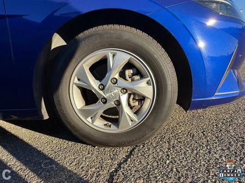 2023 Hyundai ELANTRA SE