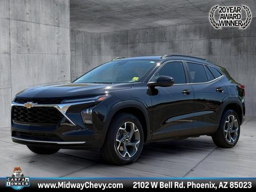 Mosaic Black Metallic 2025 Chevrolet Trax LT