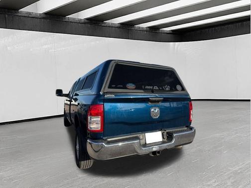 Patriot Blue Pearlcoat 2023 RAM 2500 Tradesman Crew Cab 4x2 8' Box