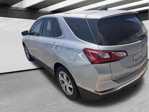 Silver Ice Metallic 2018 Chevrolet Equinox 2LT