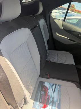 Silver Ice Metallic 2018 Chevrolet Equinox 2LT