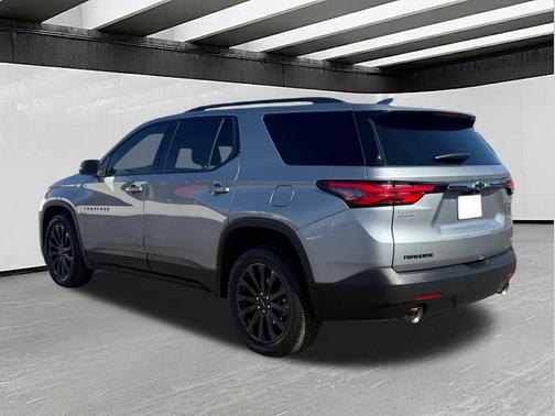 Sterling Gray Metallic 2023 Chevrolet Traverse RS