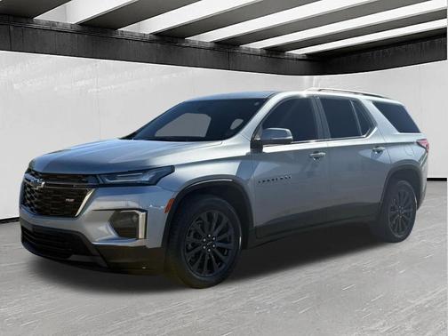 Sterling Gray Metallic 2023 Chevrolet Traverse RS