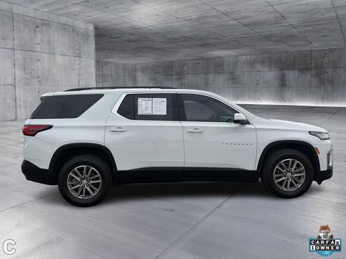 Summit White 2023 Chevrolet Traverse LT Cloth