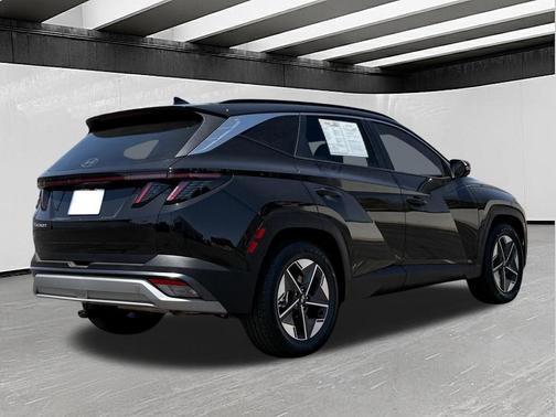 Phantom Black 2025 Hyundai TUCSON SEL Convenience