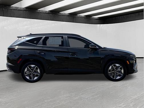 Phantom Black 2025 Hyundai TUCSON SEL Convenience