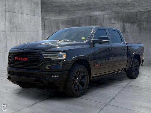 Diamond Black Crystal Pearlcoat 2022 RAM 1500 Limited