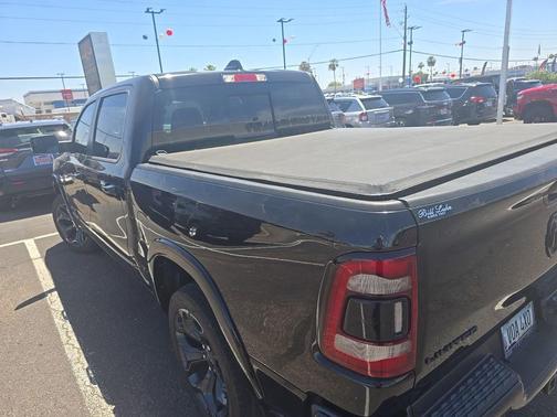 Diamond Black Crystal Pearlcoat 2022 RAM 1500 Limited