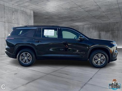 2024 Chevrolet Traverse LT