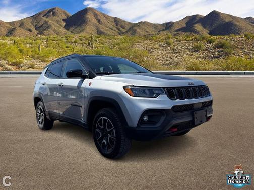 Silver Zynith Metallic Clearcoat 2025 Jeep Compass Trailhawk