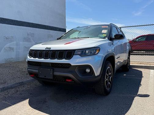 Silver Zynith Metallic Clearcoat 2025 Jeep Compass Trailhawk
