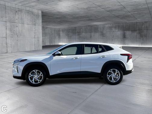 Summit White 2024 Chevrolet Trax LS