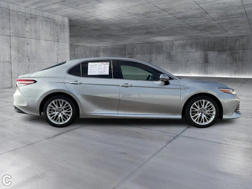 2018 Toyota Camry Hybrid XLE