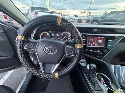 2018 Toyota Camry Hybrid XLE