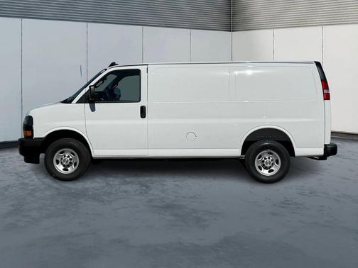 2025 Chevrolet Express 2500 RWD 2500 Regular Wheelbase WT