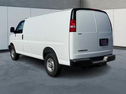 2025 Chevrolet Express 2500 RWD 2500 Regular Wheelbase WT
