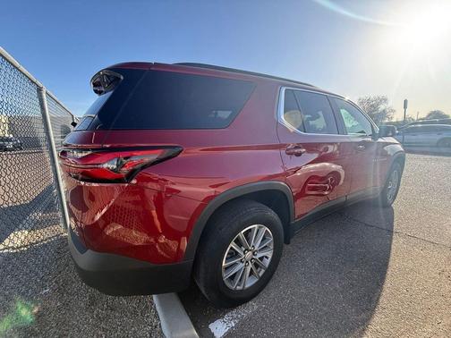 Radiant Red Tintcoat 2023 Chevrolet Traverse LT Leather