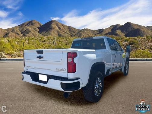 Summit White 2024 Chevrolet Silverado 2500 High Country