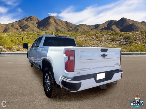 Summit White 2024 Chevrolet Silverado 2500 High Country