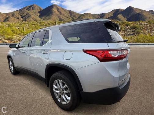 2021 Chevrolet Traverse LT Cloth