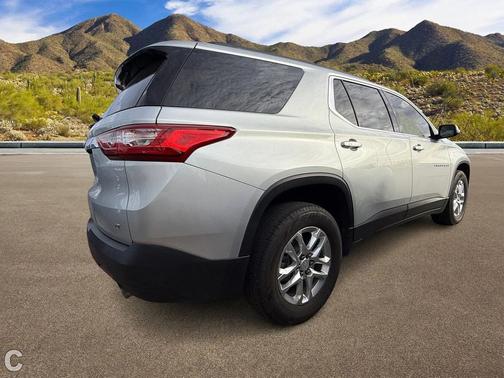 2021 Chevrolet Traverse LT Cloth