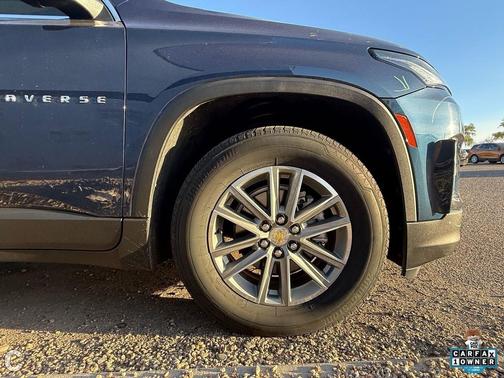 Northsky Blue Metallic 2023 Chevrolet Traverse LT Cloth