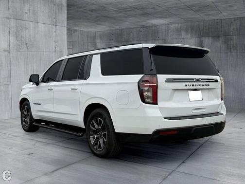 Summit White 2021 Chevrolet Suburban 4WD Z71