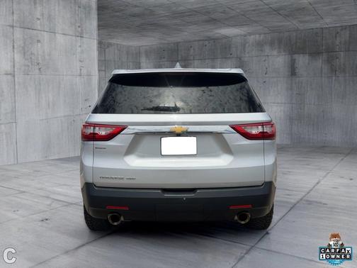 Silver Ice Metallic 2020 Chevrolet Traverse LS
