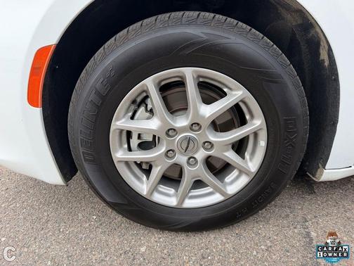 2024 Chrysler Voyager LX