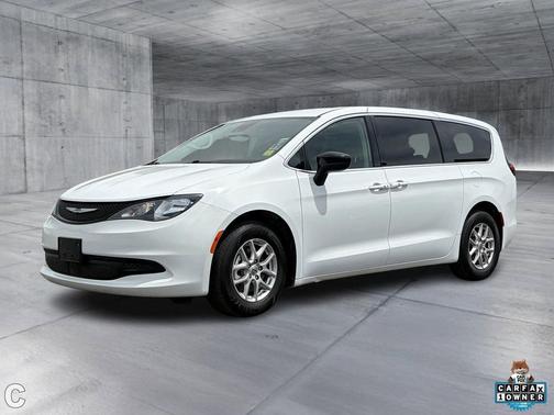 2024 Chrysler Voyager LX