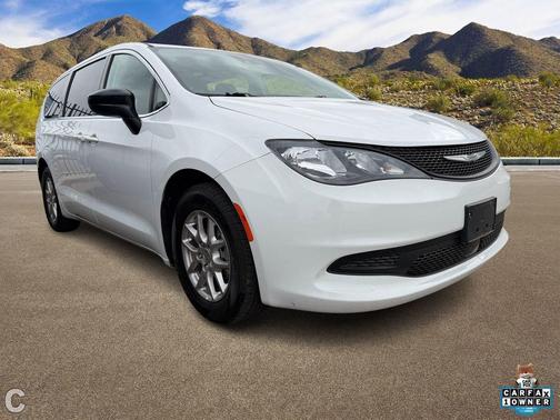 2024 Chrysler Voyager LX