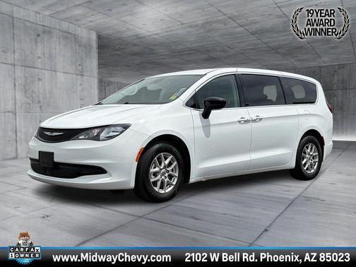 2024 Chrysler Voyager LX