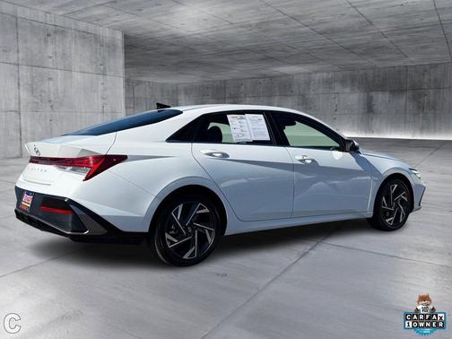 2025 Hyundai ELANTRA SEL