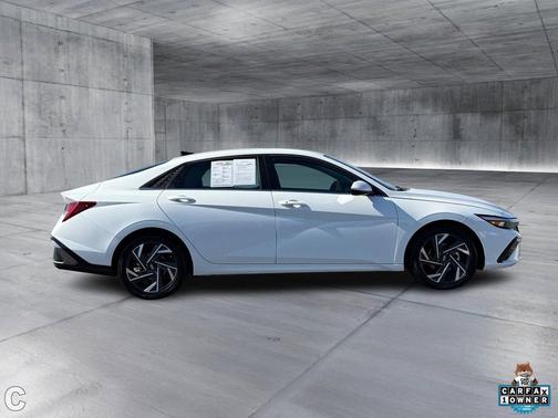 2025 Hyundai ELANTRA SEL