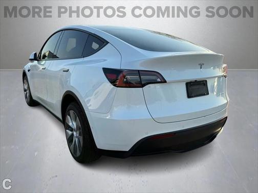 2022 Tesla Model Y Long Range Dual Motor All-Wheel Drive