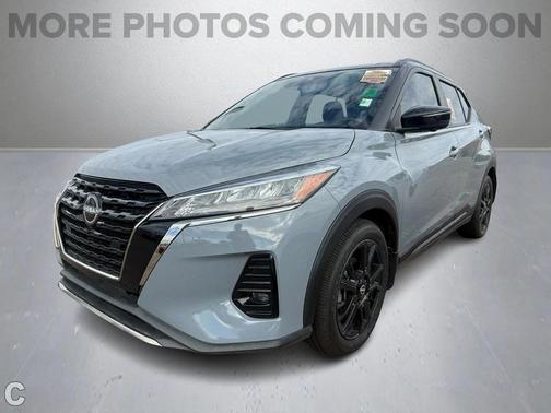 2022 Nissan Kicks SR