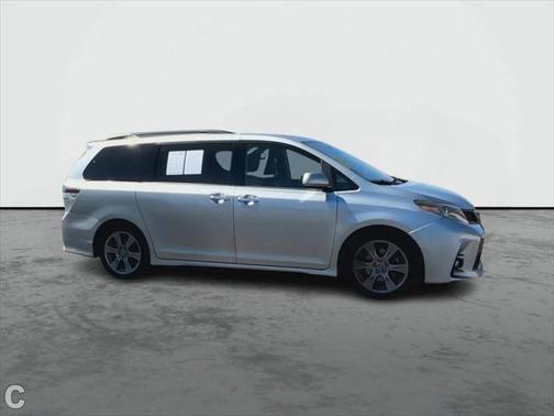 2019 Toyota Sienna SE