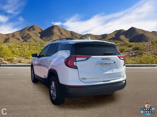 Summit White 2023 GMC Terrain SLE