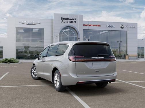 Silver Mist Clearcoat 2026 Chrysler Pacifica L