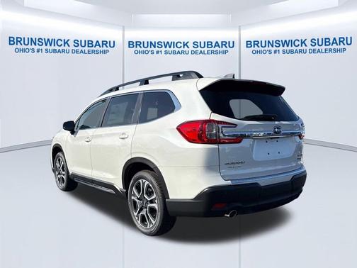 Crystal White Pearl 2026 Subaru Ascent Limited 8-Passenger