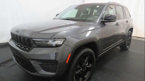 2022 Jeep Grand Cherokee Altitude