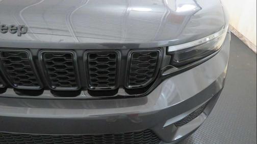 2022 Jeep Grand Cherokee Altitude