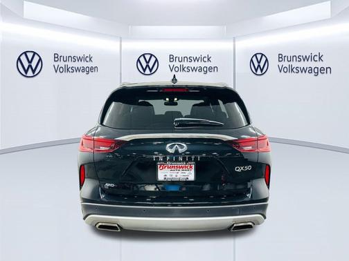 Black Obsidian 2022 INFINITI QX50 LUXE AWD